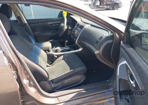 2015 Nissan Altima 2.5/2.5 S/2.5 Sl/2.5 Sv z USA, uszkodzony, nr VIN 1N4AL3AP2FC183472